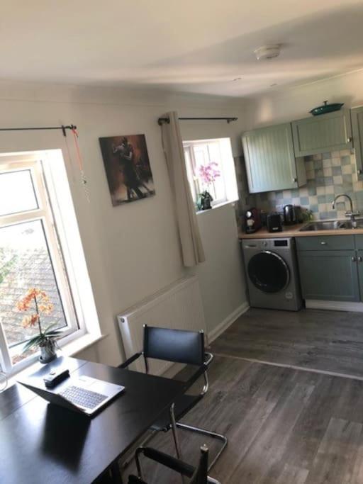 Bright & Spacious First Floor Apartment Cambridge Extérieur photo